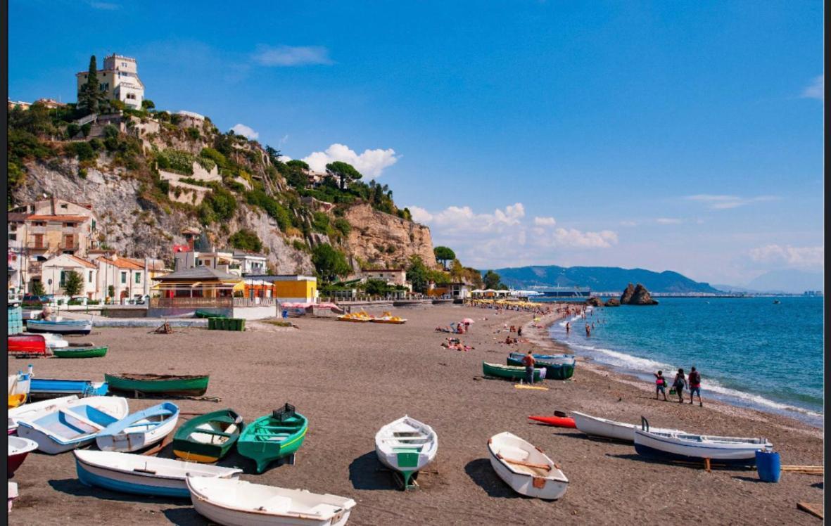 Holiday House Il Castello Di Anna Daire Vietri Dış mekan fotoğraf